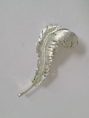 Vintage Boho Silver Tone Long Swirl Feather Maximalist Statement Brooch Pin